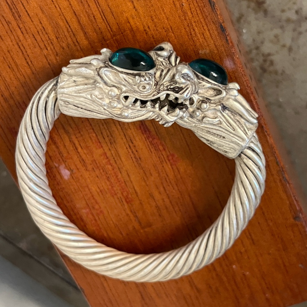Vintage Double Dragon Heads Silver Tone Bracelet with Green Accents - Picture 7 of 16